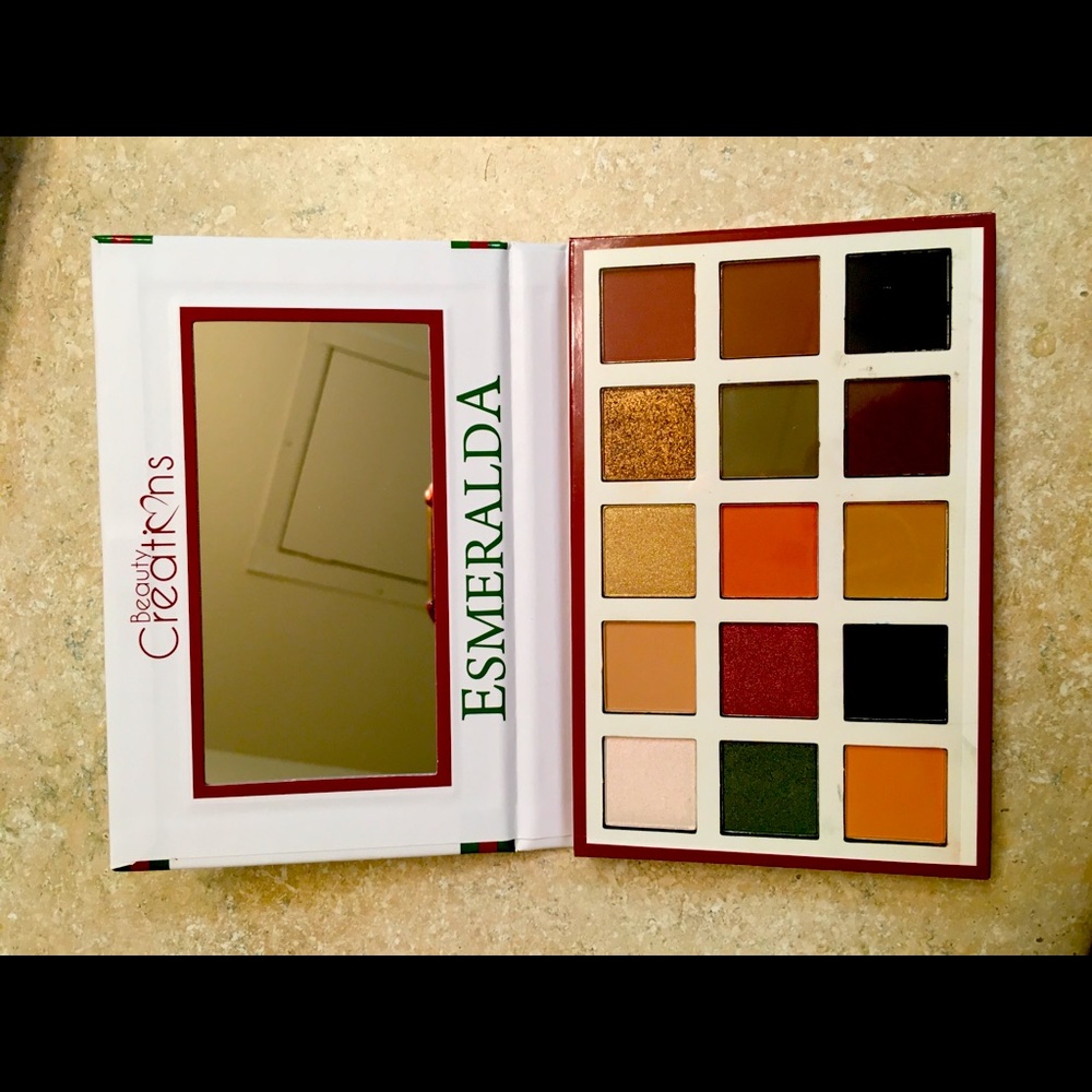 Esmeralda eyeshadow palette